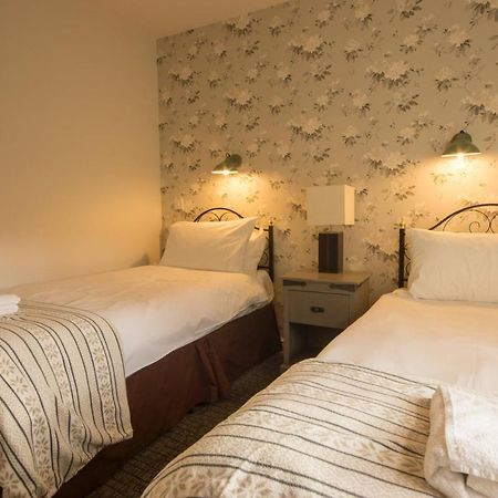 Eyam Cottage - Darwin Lake Holiday Village ماتلوك المظهر الخارجي الصورة