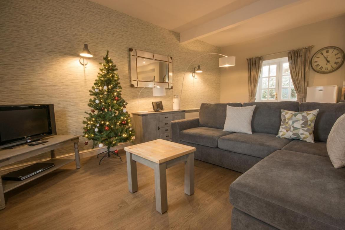 Eyam Cottage - Darwin Lake Holiday Village ماتلوك المظهر الخارجي الصورة